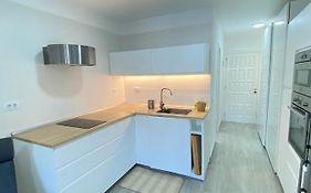Estudio En Los Cristianos. Ubicacion Ideal.